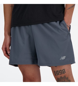 New Balance Kratke športne hlače Sport Essentials s podlogo 5 sive