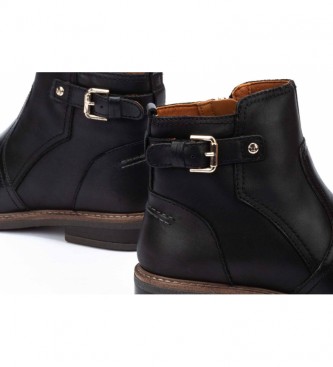 Pikolinos Aldaya black leather ankle boots