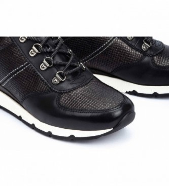 Pikolinos Mundaka black leather sneakers