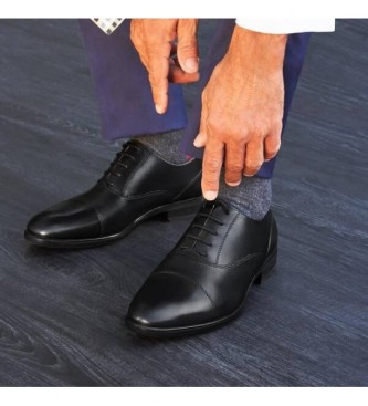 Pikolinos Bristol leather shoes black