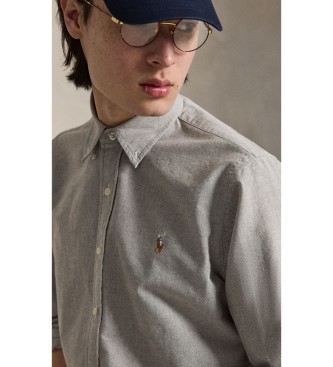 Polo Ralph Lauren A icónica camisa Oxford em tom taupe