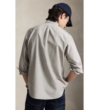 Polo Ralph Lauren A icónica camisa Oxford em tom taupe