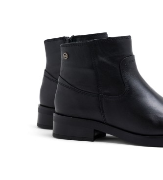 Porronet Leather Ankle Boots With Zipper Eines black