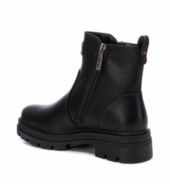 Refresh Round toe ankle boots black