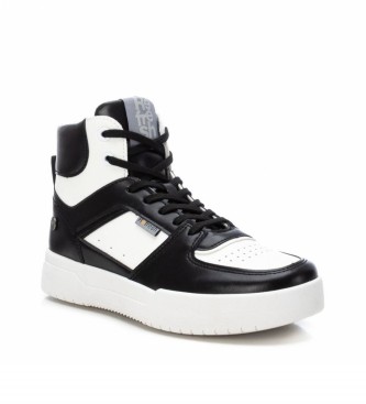 Refresh 170172 white. black sneakers.