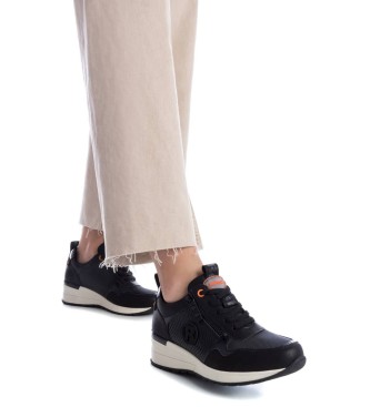 Refresh Buty sportowe z czarnym klinem - Wysokość platformy 5 cm