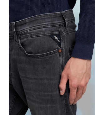 Replay Rocco Comfort Fit Jeans črne barve
