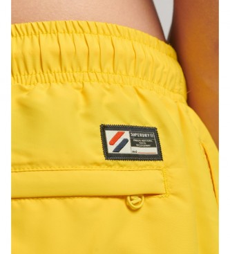 Superdry Badeanzug mit gelbem Logo
