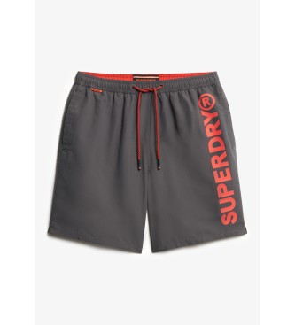 Superdry 43,2 cm plavalni kostum s sivo športno grafiko