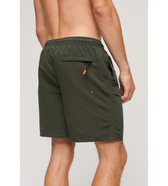 Superdry Badedragt af genbrugsmateriale med grn sportsgrafik