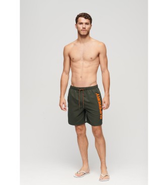 Superdry Badedragt af genbrugsmateriale med grn sportsgrafik