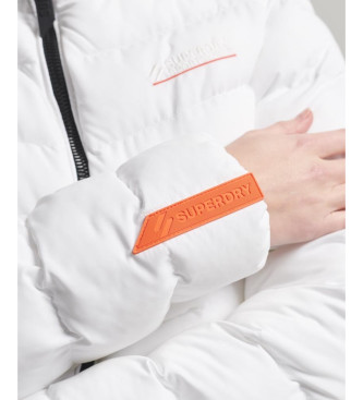 Superdry Pikowana kurtka z kapturem z mikrofibry, biała