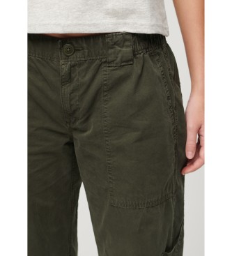 Superdry Cargo broek met lage taille en groen borduursel