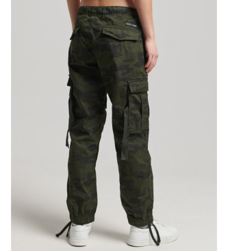 Superdry Hose im Fallschirmjgerstil grn