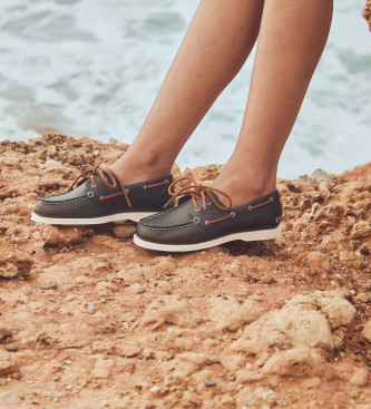 Timberland Classic navy leather boat shoes