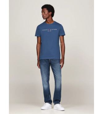 Tommy Hilfiger Schmal geschnittenes T-Shirt mit gesticktem blauem Logo