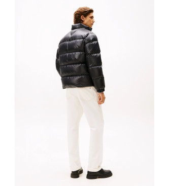 Tommy Hilfiger Bleščeča prešita jakna s črnim puhom