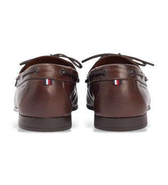 Tommy Hilfiger Sapatos de barco em pele castanha Emilio