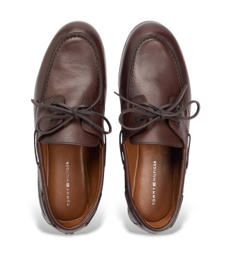 Tommy Hilfiger Sapatos de barco em pele castanha Emilio