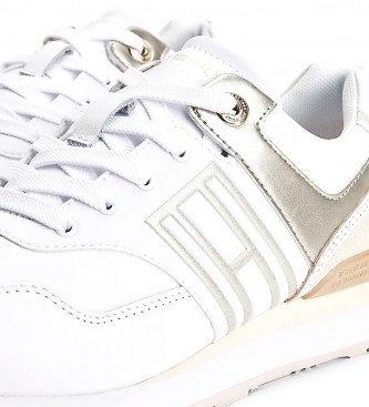 Tommy Hilfiger Sneakers in pelle bianca con dettagli metallici