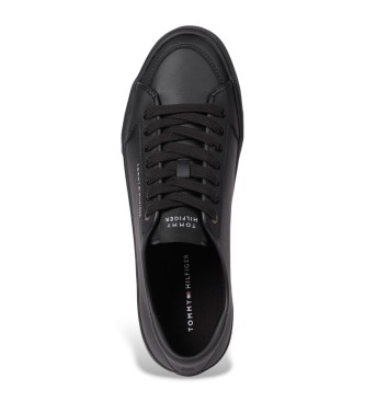 Tommy Hilfiger Usnjene športne copate z vtisnjenim logotipom črne barve
