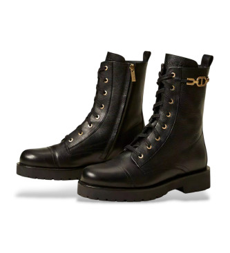 Twinset Black leather ankle boots with chain and Oval T black
