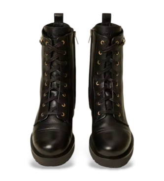 Twinset Black leather ankle boots with chain and Oval T black