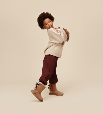 UGG Botas Bailey Bow marrón