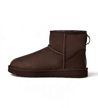 UGG Classic Mini II Stiefel aus Fell in Dunkelbraun