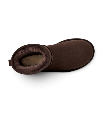 UGG Classic Mini II Stiefel aus Fell in Dunkelbraun