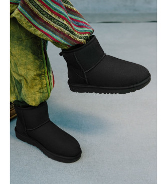 UGG Classic Mini II leather ankle boots black