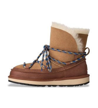 UGG Usnjeni škornji Classic Tread Boot rjavi