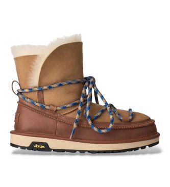 UGG Usnjeni škornji Classic Tread Boot rjavi