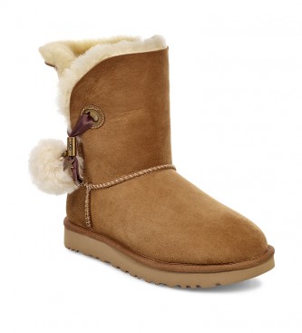 Comprar UGG Botas de piel Irina Star Charm marrón - tu tienda online de  Trekking