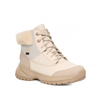 UGG Yose Fluff boots white, beige
