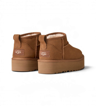 UGG Fellstiefel mit Plateau Classic Ultra Mini braun