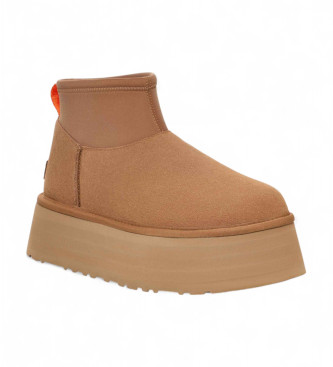 UGG Botins Classic Mini Dipper em pele castanha