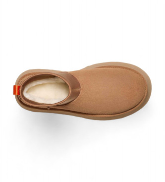 UGG Botins Classic Mini Dipper em pele castanha