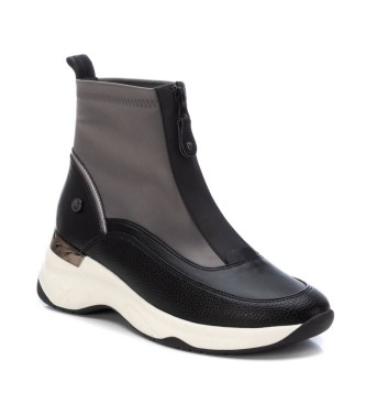 Xti Stiefelette 143066 grau