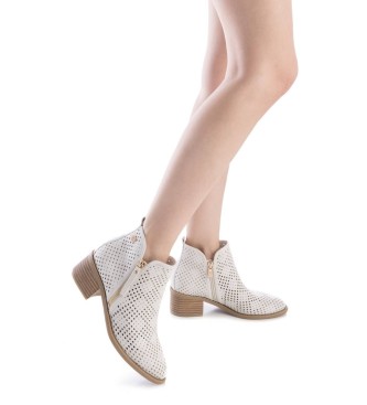 Xti Leather ankle boots 143961 white