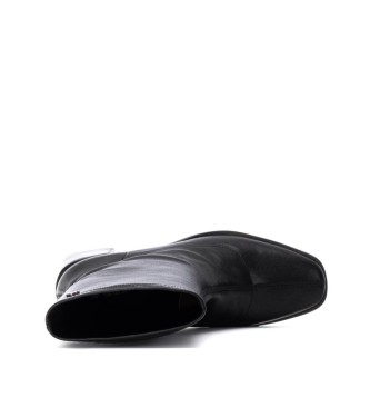 Xti Škornji 144714 black