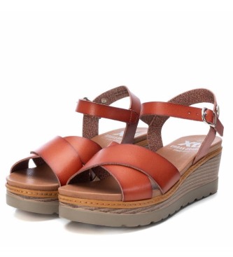 Xti Rdbrune sandaler med remme - Hjde 5cm kile 
