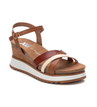 Xti Sandalias 142748 taupe