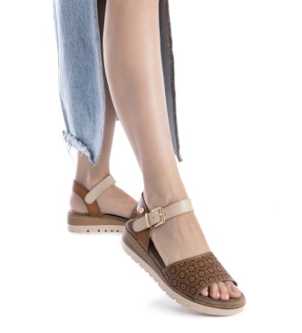 Xti Sandals 143856 taupe