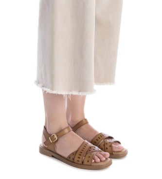 Xti Sandales 143868 taupe