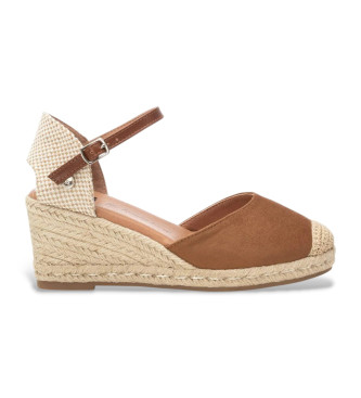 Xti Brown three-material sandals