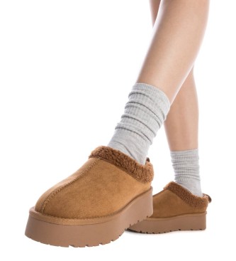 Xti Trainers 142185 brown