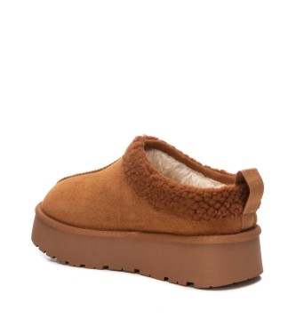 Xti Trainers 142185 brown