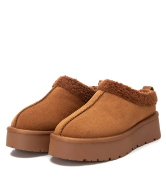Xti Trainers 142185 brown