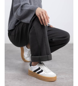 Xti Trainers 144630 white